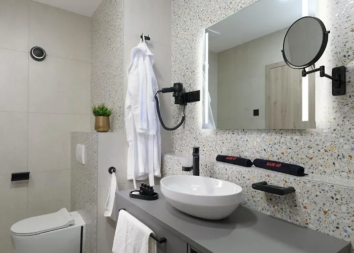 Infinity - Adults Only 4*