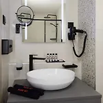 Infinity - Adults Only Hotell