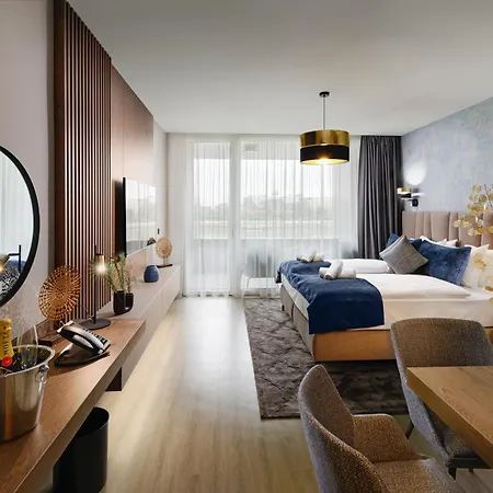 Infinity Hotel 4*