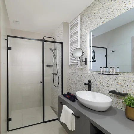 Infinity Hotel 4*