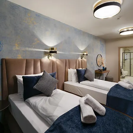 Hotel Infinity