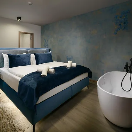 Infinity Hotel 4*