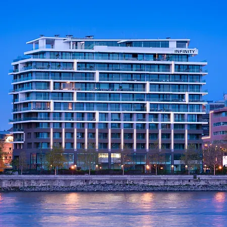 Infinity Hotel 4*