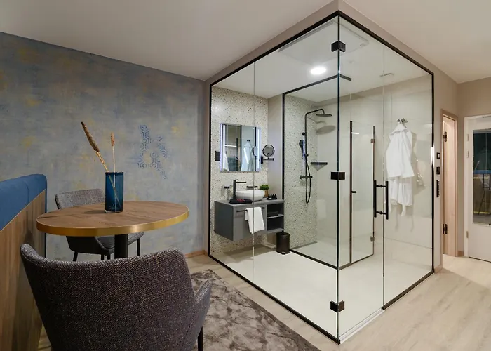 Infinity - Adults Only 4*